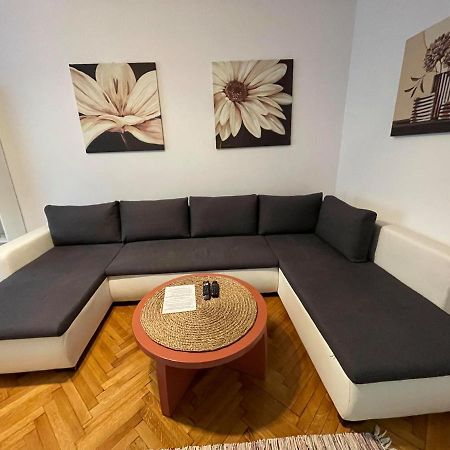 Interbellic Flat Apartment Bucharest Exterior photo
