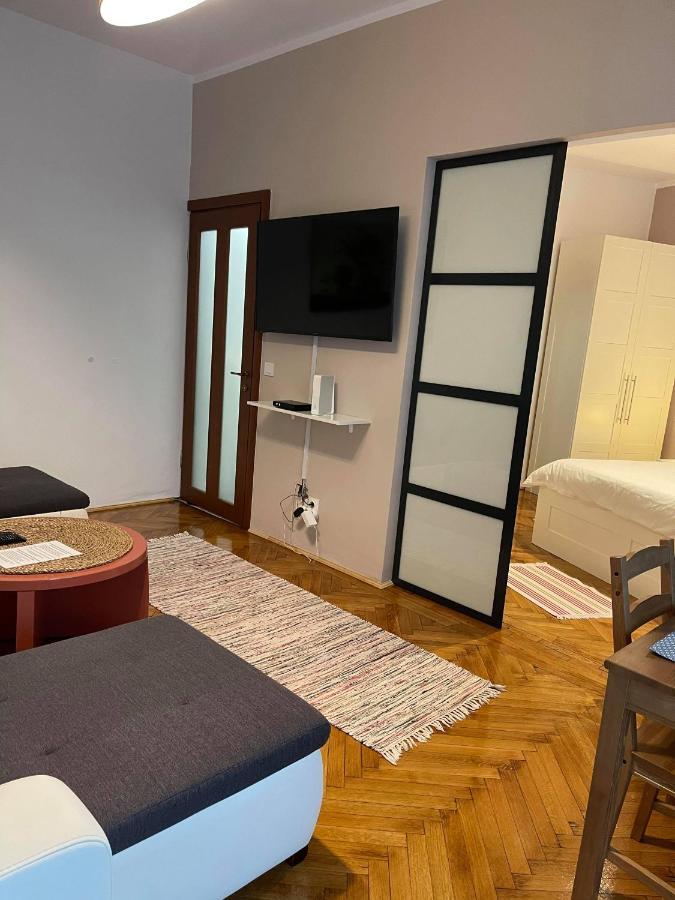 Interbellic Flat Apartment Bucharest Exterior photo